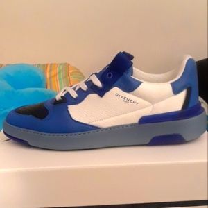 Givenchy Wing Low Sneakers